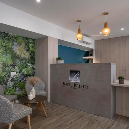 Bristol Hotell 3*